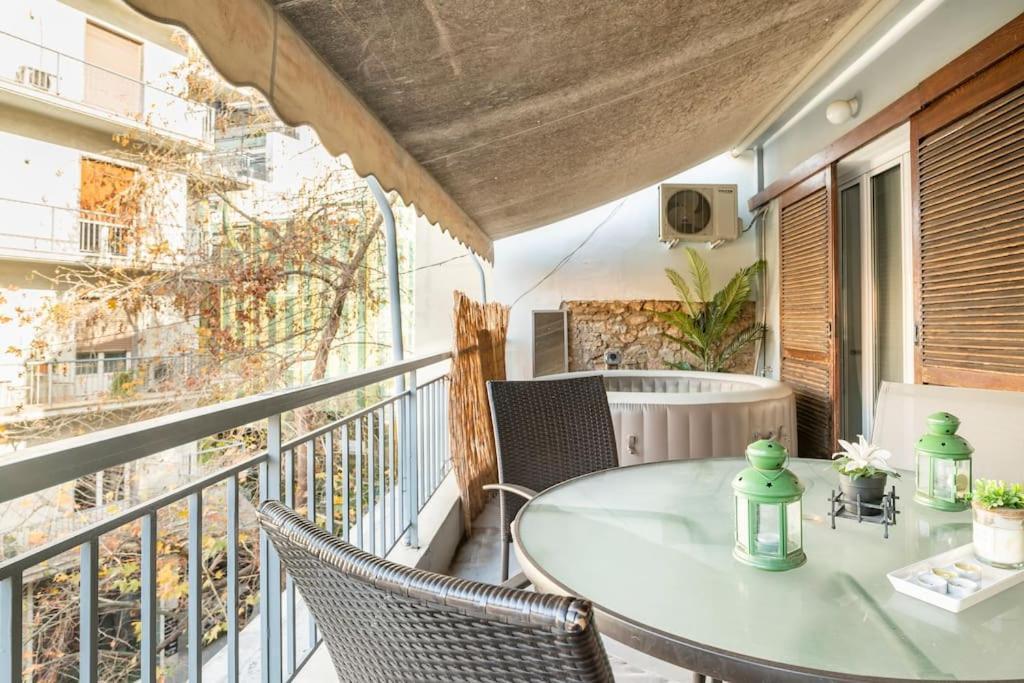 Openair Hot Tub/Big Balcony/Great Boutique Apt Афины Экстерьер фото